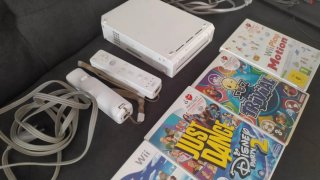 Consola Nintendo Wii + 4 Juegos + Accesorios