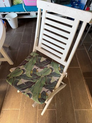 Mesa y 4 sillas de exterior