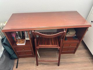 Escritorio madera y silla