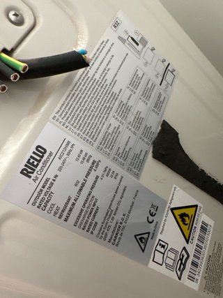 Máquina Aire Acondicionado Riello 10.000 Frigorías