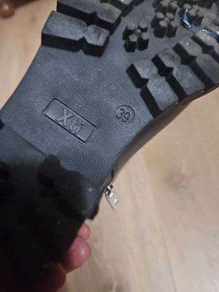 Botines XTI Talla 39 Negros. Usados una vez