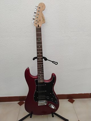 Fender Squier Stratocaster Candy Apple Red