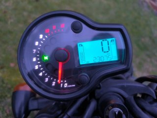 Hyosung Aquila GV 125 Bober Negra