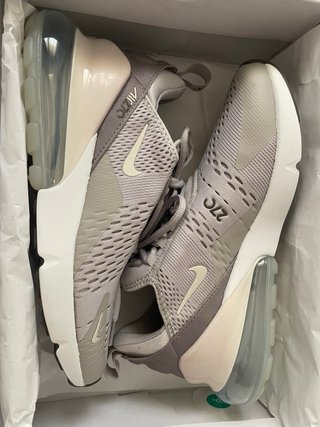 Nike Air Max 270 nuevas talla 41 beige/gris