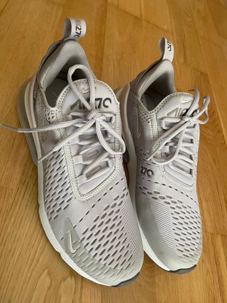 Nike Air Max 270 nuevas talla 41 beige/gris