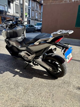 Honda forza 750