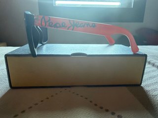 Gafas de sol Pepe Jeans verdes y naranja para niño