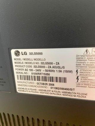 Televisor LG Negro. 81 cm de ancho y 61 de alto