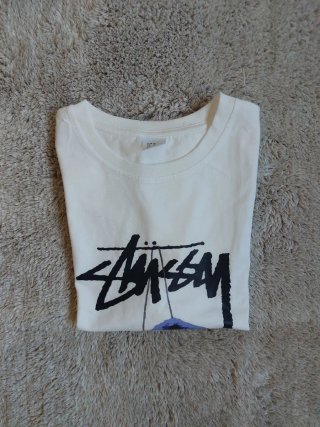 Camiseta Stussy con dados