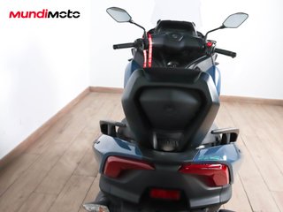 YAMAHA TRICITY 300