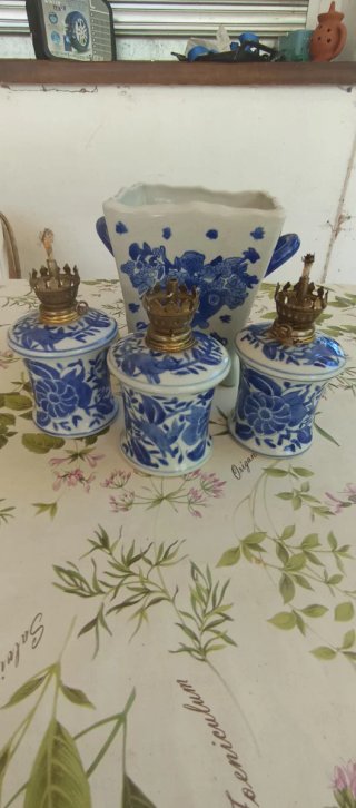 Lámparas quinqué porcelana aceite y recipiente