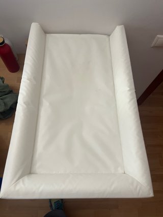 Cambiador de bebé blanco