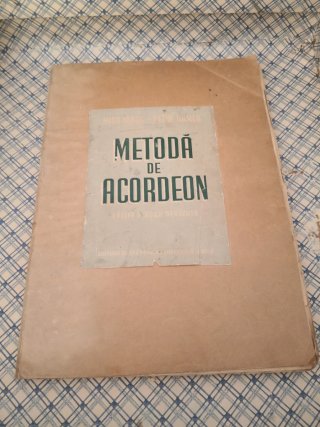 Acordeón Weltmeister Contasina Meridian 72 bajos