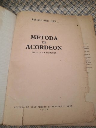 Acordeón Weltmeister Contasina Meridian 72 bajos