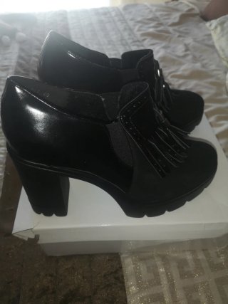 Zapatos de ante y charol negros Talla 40