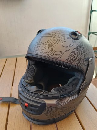 Casco Arai Rebel Soul Ducati con Diseño Tribal
