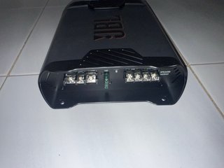 Bombo y amplificador negro
