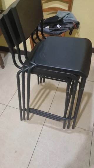 Taburetes negros (Set de 3)
