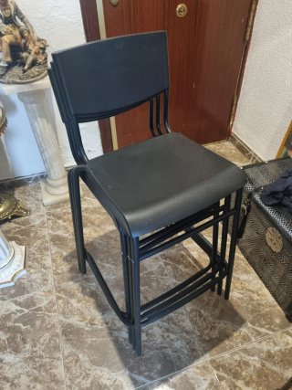 Taburetes negros (Set de 3)