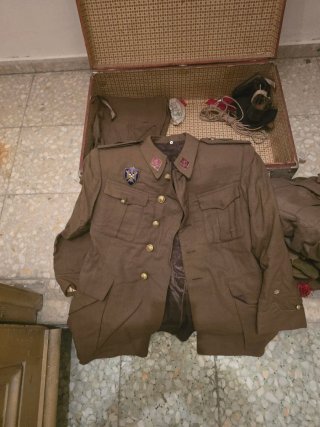 2 Uniformes antiguos Alferez ejército Español 1950