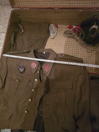 2 Uniformes antiguos Alferez ejército Español 1950
