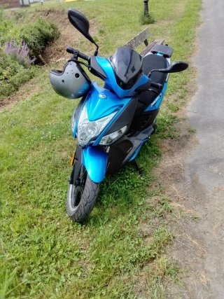 Scooter Kymco Azul Automático poco uso 2.000 km.