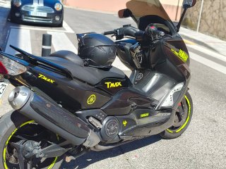 Moto  Yamaha TMAX 500 Negra año 2009.