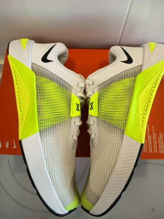 Nike Metcon 10 Talla 42 42'5 Blancas y Amarillas