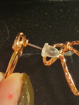Orecchini vintage a forma di fiocco