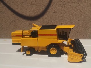 Maqueta New Holland TX 34 Amarilla