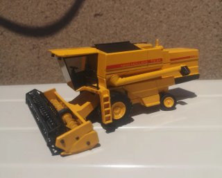 Maqueta New Holland TX 34 Amarilla