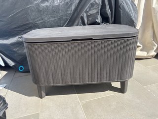 Hielera + mesa auxiliar