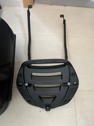 Baúl de moto Kappa con soporte