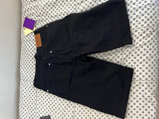 Pantalón Corto Corteiz Negro Talla M