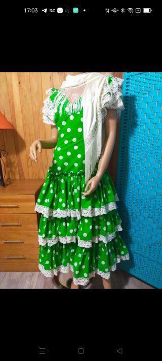 Traje de Gitana Verde con Lunares Blancos