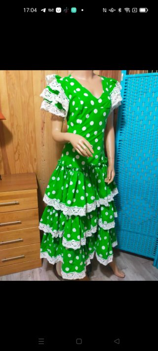 Traje de Gitana Verde con Lunares Blancos