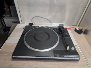 Tocadiscos Hitachi HT-07 DC Servo