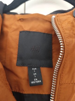 Chaqueta con capucha hombre marrón