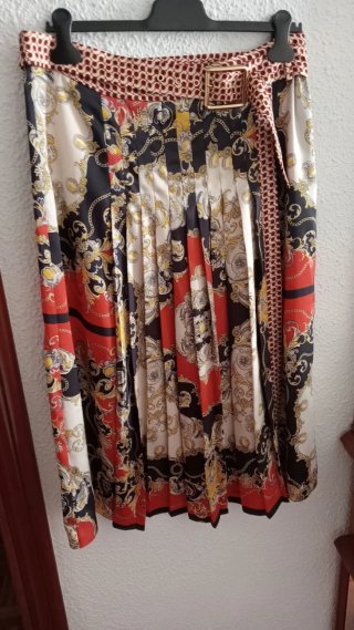 GRATIS Falda Zara Estampada Talla 42 con Cinturón