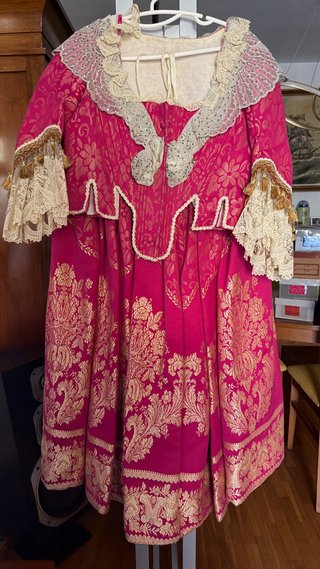 Traje de Fallera Rosa y Dorado