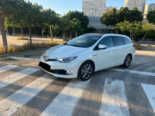 Toyota Auris Hibrido - Automatico 2017