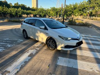Toyota Auris Hibrido - Automatico 2017