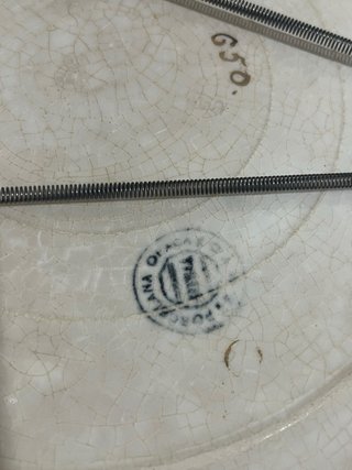 Plato antiguo porcelana opaca de Sevilla