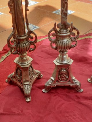 Antiguo juego altar: 2 candeleros y cruz