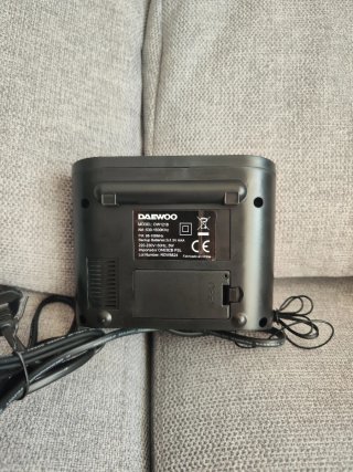 Reloj Despertador Daewoo con Radio