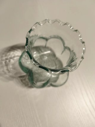 Vaso di vetro trasparente