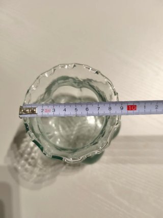 Vaso di vetro trasparente