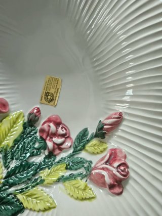 Centrotavola in ceramica con rose