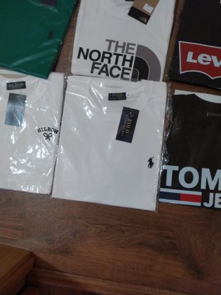 Lote 4 Camisetas XL: Levi's, Polo, TNF, Tommy