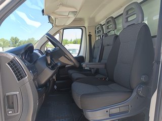 FIAT Ducato 2.3 CHASIS CAJA CERRADA CON TRAMPILLA